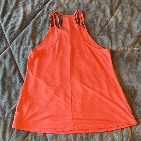Large Workout Tank Top - Picture 2 of 3